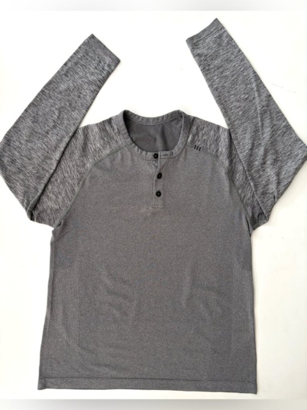 Lululemon athletica Men's Metal Vent Tech Long Sleeve Henley Heather Gray size M - Picture 7 of 12